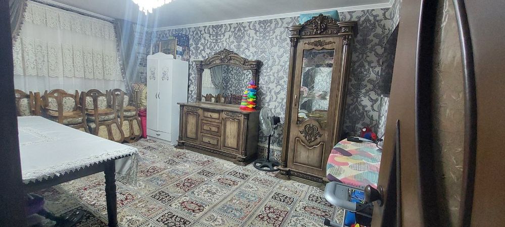 Квартира первая этаж 3 комнатная. уютное дом нашего дома срочно продаё