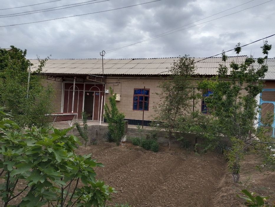 Narpay eski 5 da hovli joy 12sotigli 6 xona