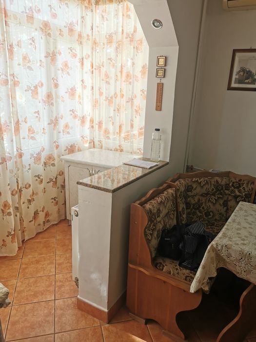 Închiriez garsoniera zona Confecții