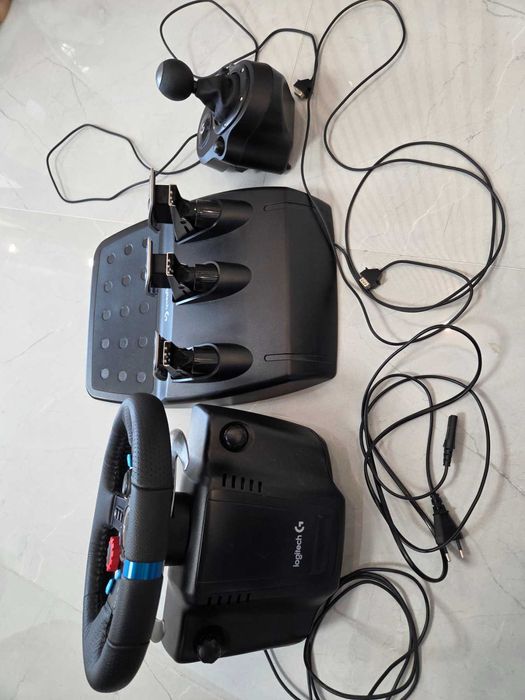 Logitech G29 волан + педали + скоростен лост - PC и Playstation
