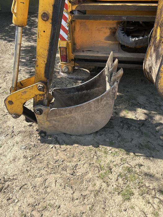 Cupa 45 caterpillar schimb cu jcb