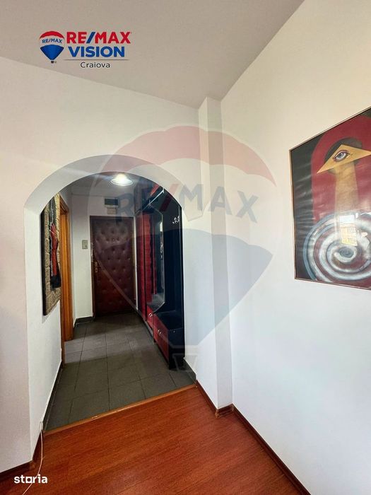 Apartament cu 4 camere de vânzare în zona Central