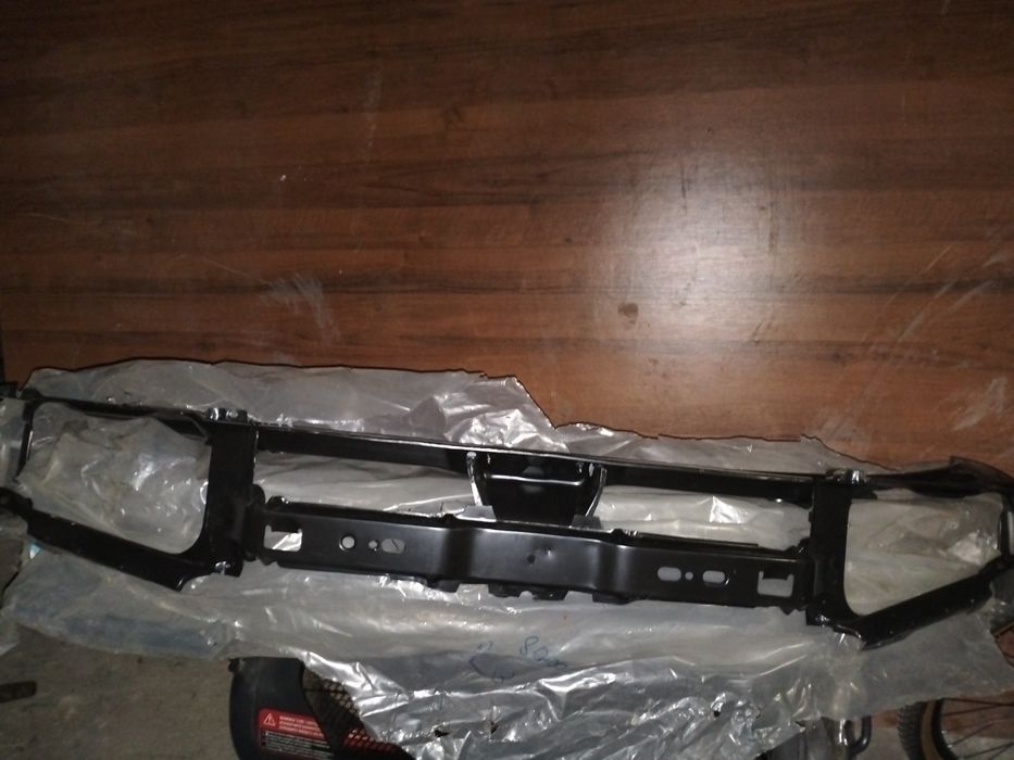 Продам капот , крылья