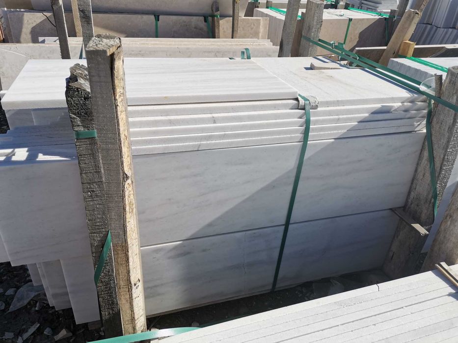 Бял Мрамор -Подпрозоречни Первази до 20 см-25 лв. линеен метър с фаска