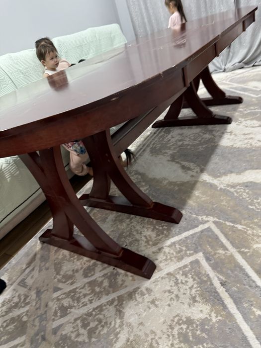 Продам стол для гостинной