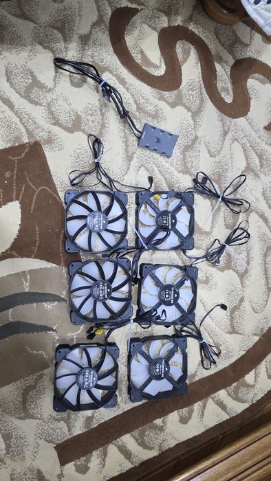 6 Ventilatoare Corsair SP120 RGB (include Hub RGB Corsair)
