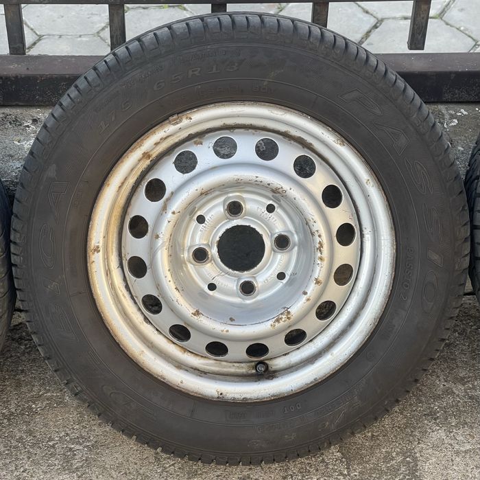 Железни джанти с гуми 175/65/13 4x100
