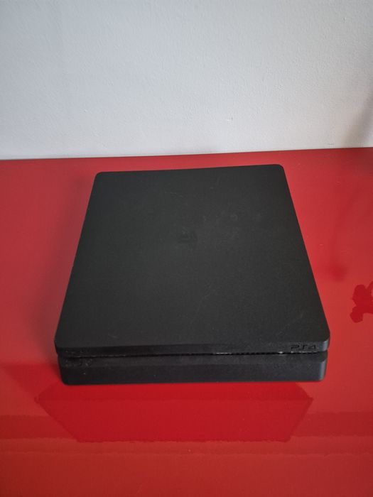 Vand Ps4 slime nou de un 1T