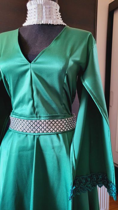 Rochie elegantă cu trena