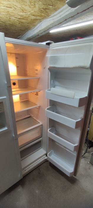Холодильник Samsung Side by side