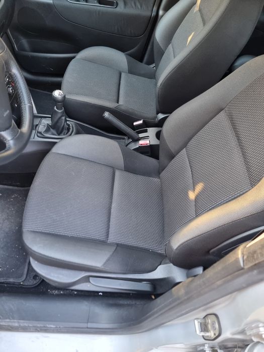 Se vinde Peugeot 207
