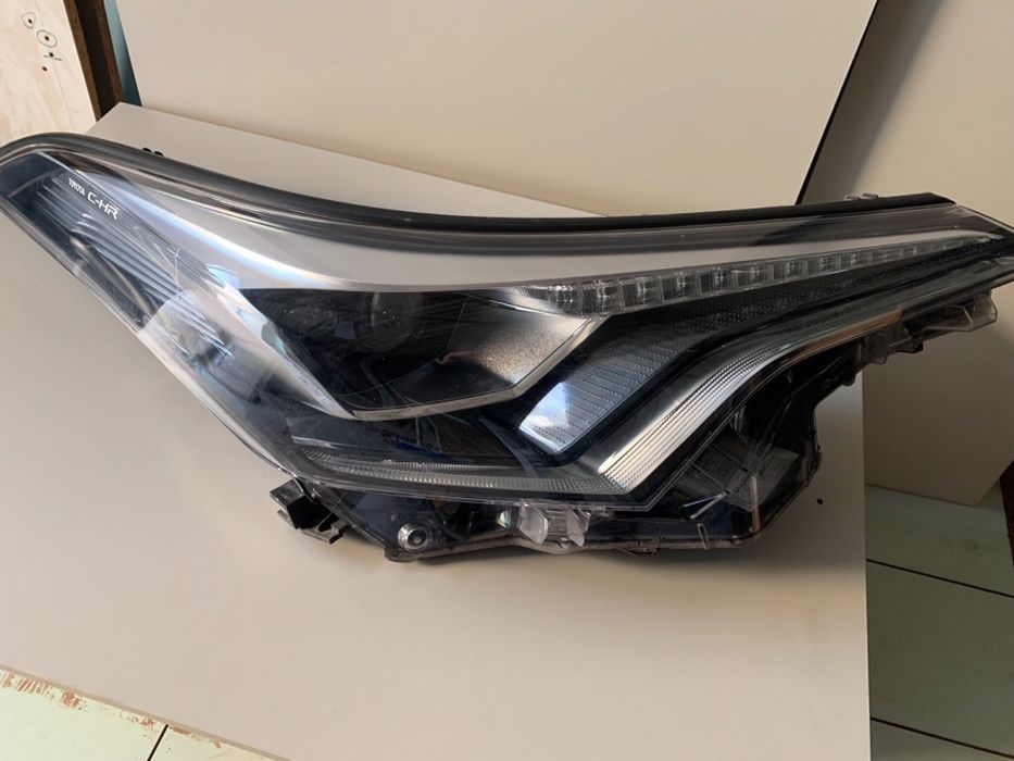 Фар за Toyota C-HR