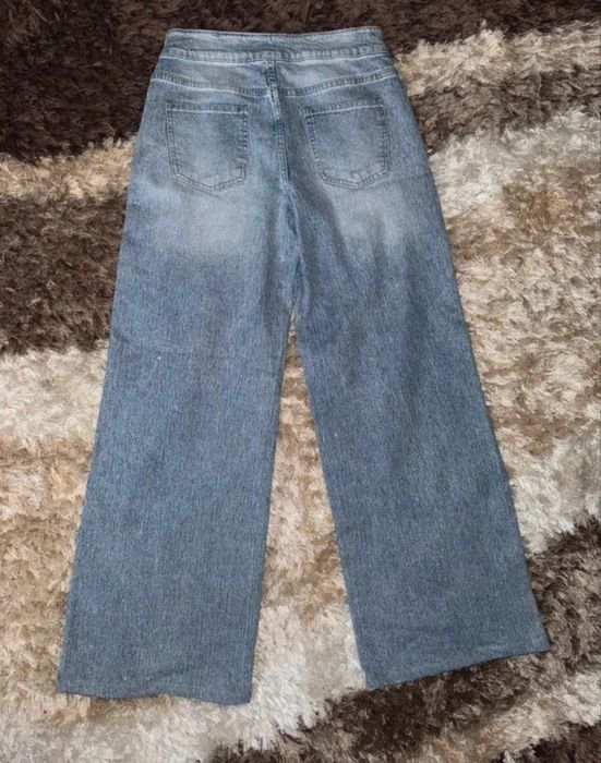 Blugi evazati cu sclipici fin