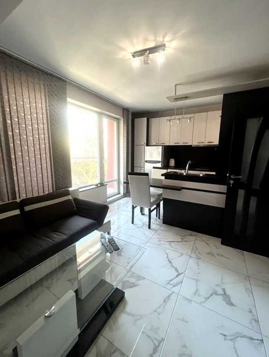 Продаваме Двустаен Апартамент В Люлин 10