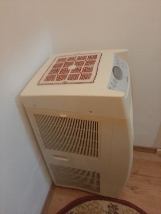 Vând clima mobila