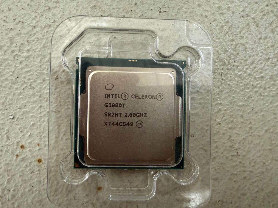 Lot 6 Procesoare Intel Core i3 / Pentium / Celeron – Socket 1151 – 120 Lei