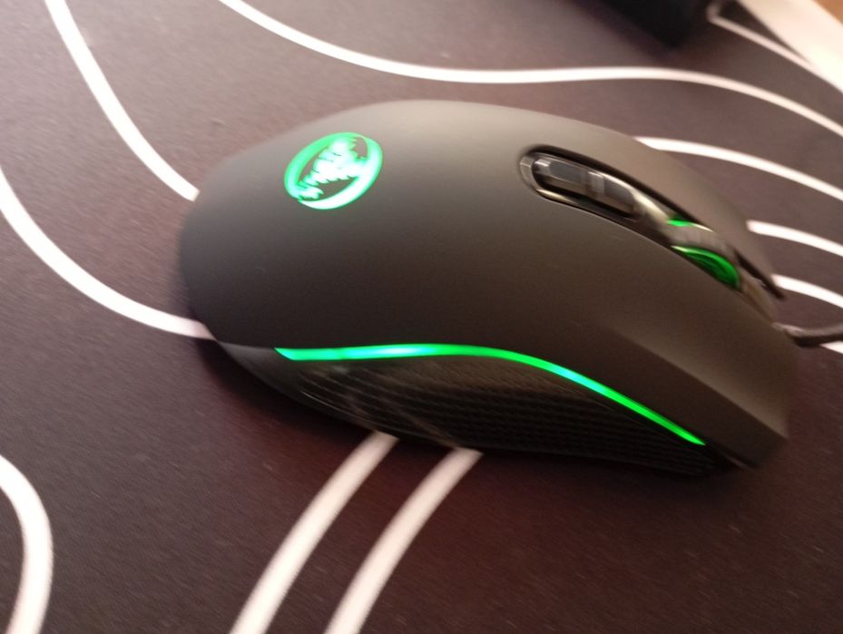 Продам компьютерныю мышь