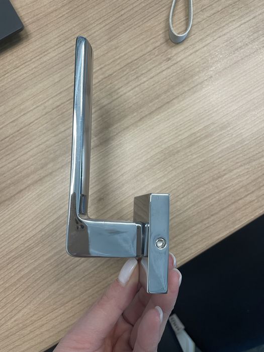 Брави дръжки за врата хром