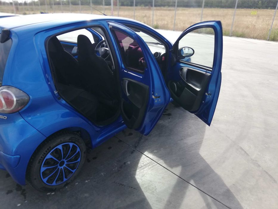 Vând auto Toyota Aygo