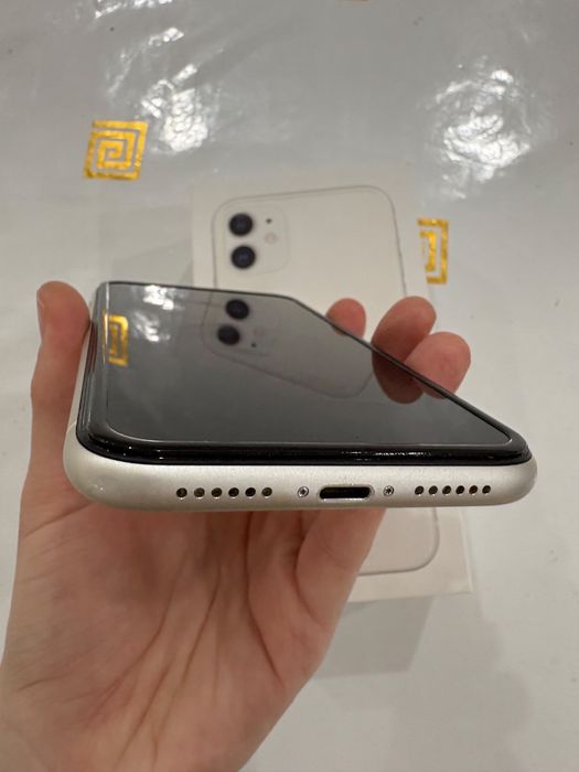 Продам IPhone 11 64 gb в  идеальном состоянии