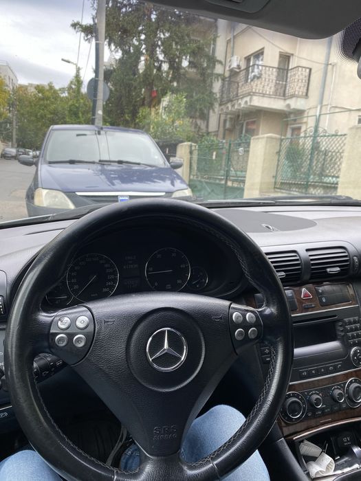 MERCEDES-BENZ C-Class 2005 — imagine 4