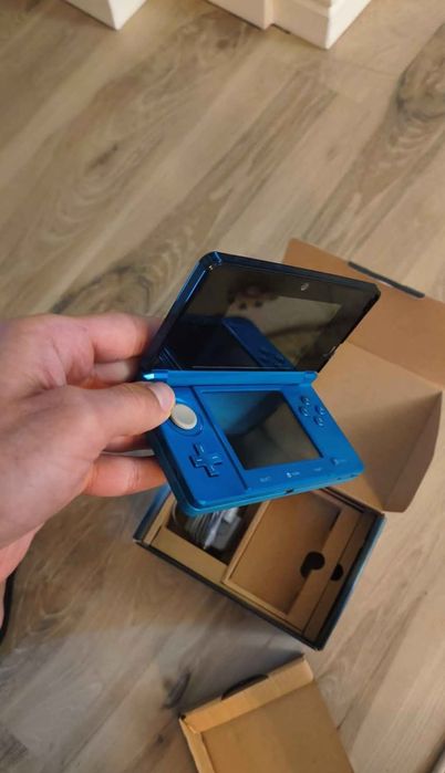 Nintendo 3DS LA CUTIE , condiție  IMPECABILA, luat de la  ALTEX.