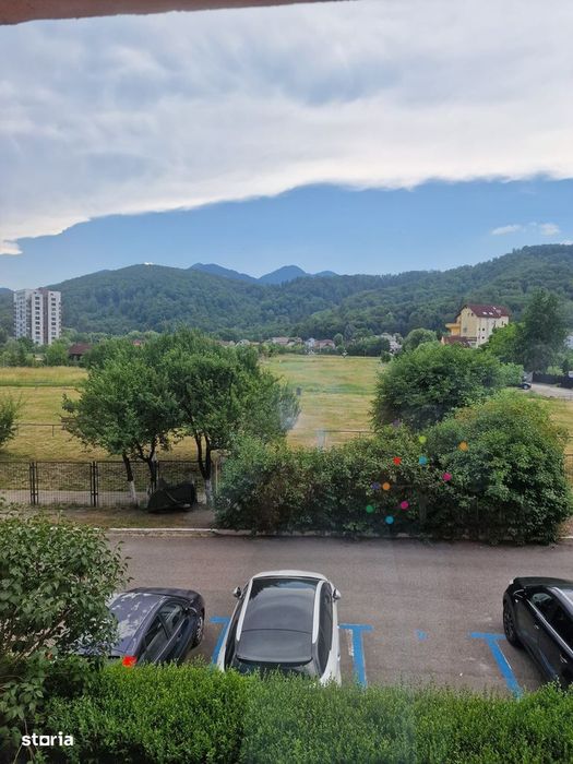 Apartament spațios, decomandat, în cartierul Noua