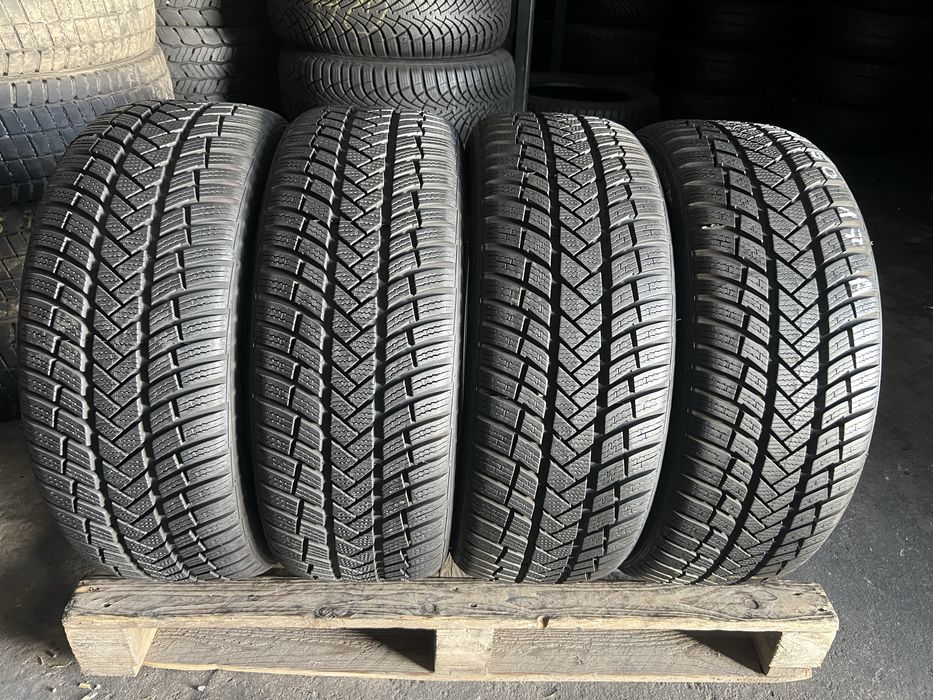 4 anvelope iarna 205/50/17 Vredestein 7.5 mm DOT2022