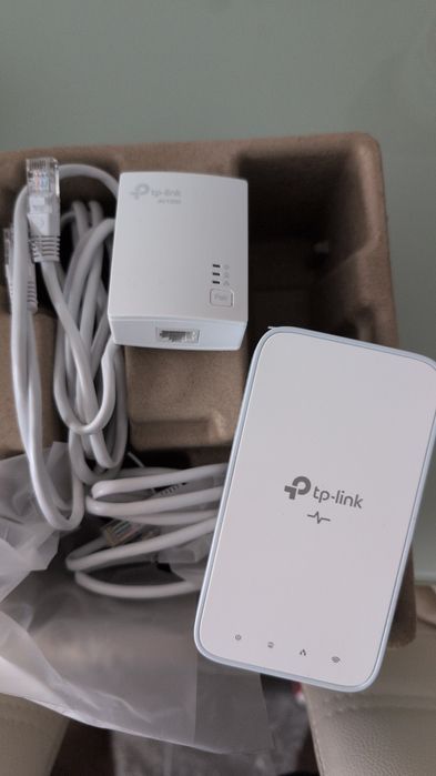 TP-LINK TL-WPA7517 КОМПЛЕКТ Powerline AV1000 1x1000Mbps + безжичен двулентов AC750, бял