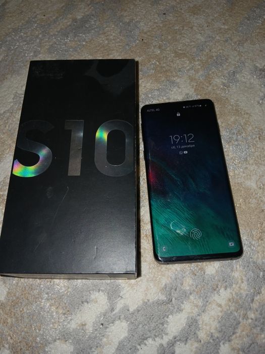 Продам Samsung S10