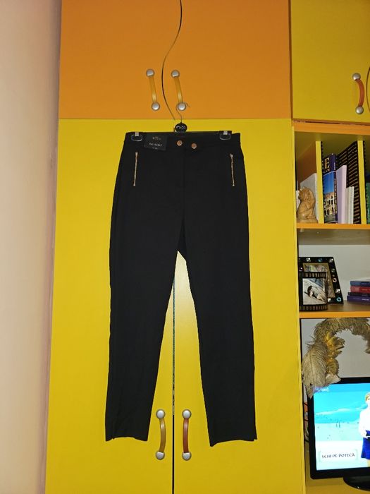 Vand blugi negri masura XL nou cu eticheta