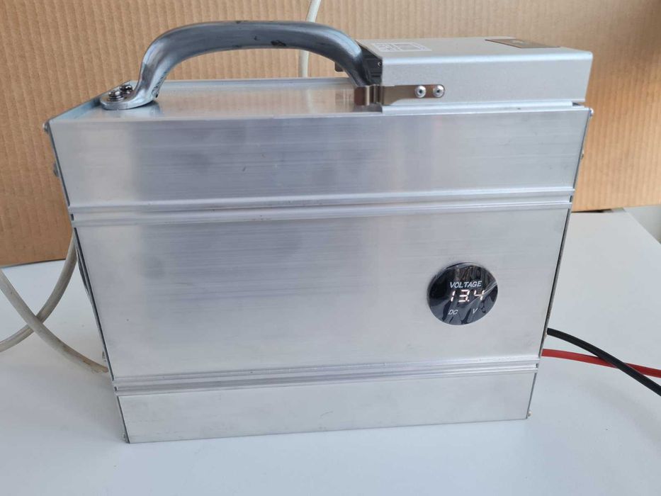 12V Токоизправител за стартиране на двигателя при изтощен акумулатор