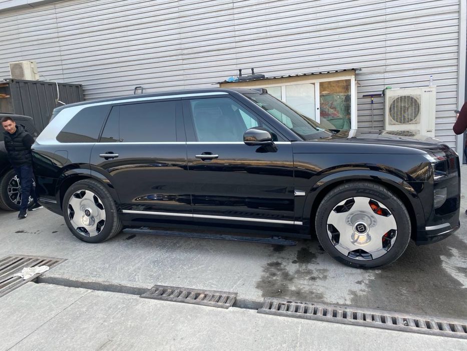 Zeekr X9  Ultra eng fuli 70 Kv