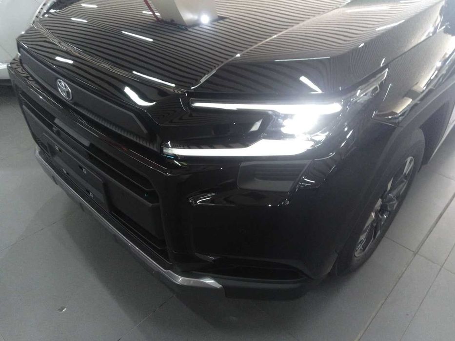 Toyota RAV4 Model Dual-Engine 2.0L Two-Wheel Drive Luxury Edition