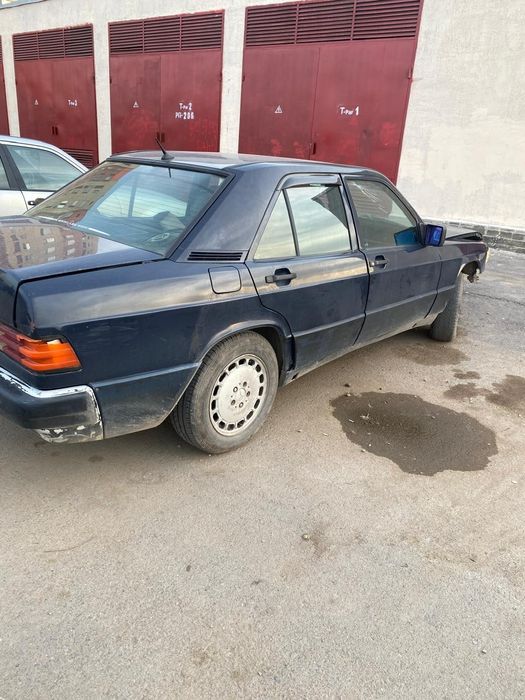 Продам мерс 190  ,1.8 объем
