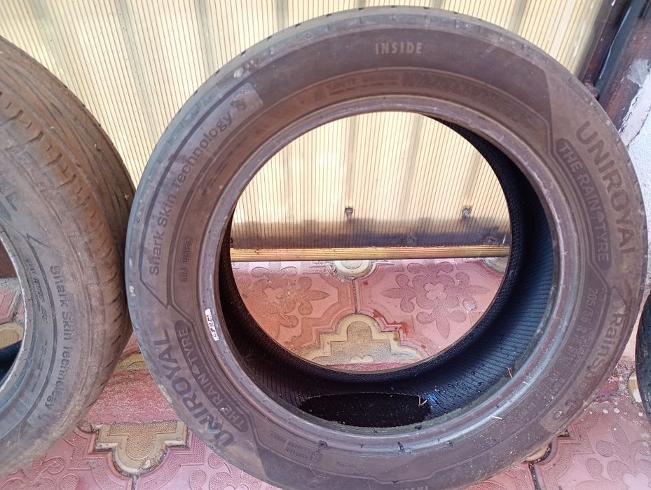Set anvelope  205/55/16 uniroyal