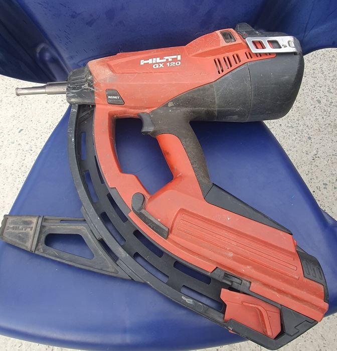 Pistol cuie Hilti