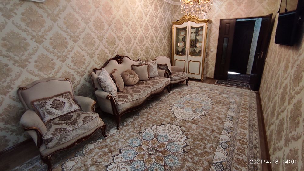 ТАШҚИ ДЕВОРИ ИККИ ҒИШТЛИ 3 хонали квартира хамма шароити билан.