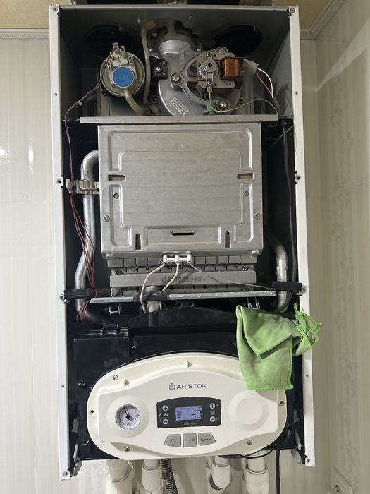 Двух конторный котел аристон