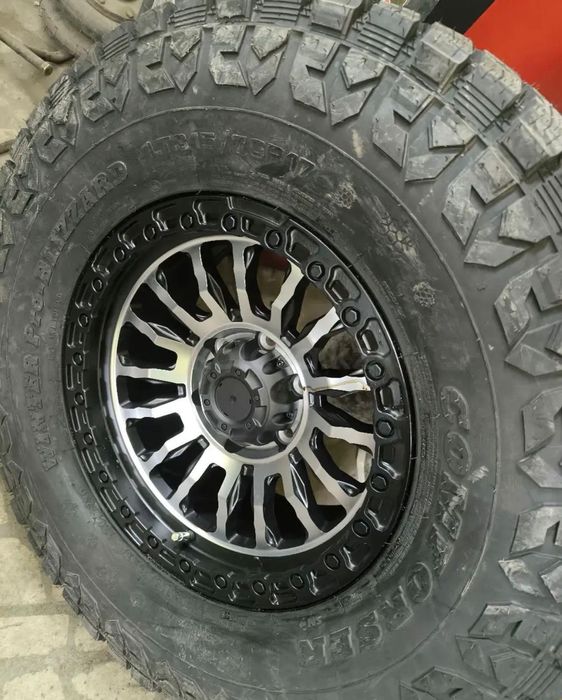 продам комплект новых колес