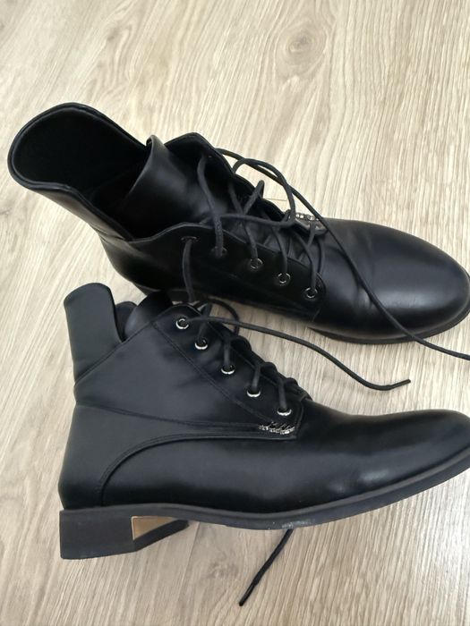 Кожанные ботинки новые