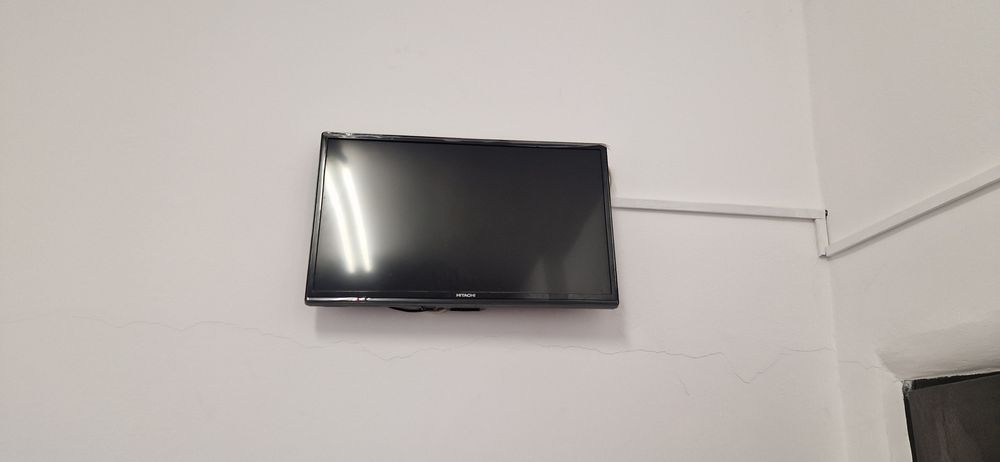 Televizor mic Hitachi 64 cm Diagonala