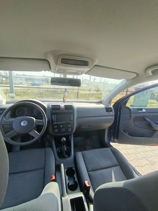 Vând Golf 5 stare perfecta