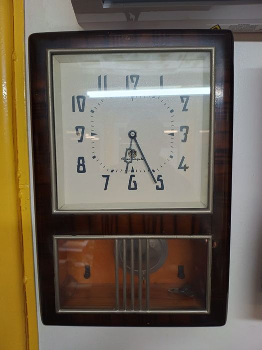 Красив  Степен  Механичен Часовник ЯНТАР  Идеален за Декорация