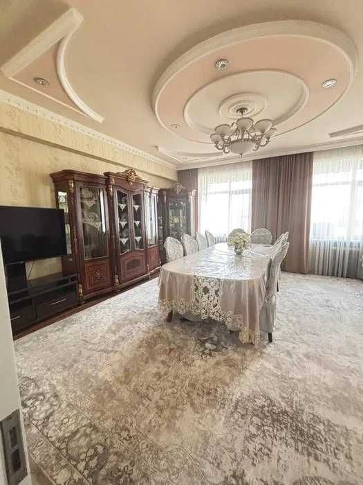 4-комн. 126 м2 на Юнусабад 9, у Yunusabad Gallery.`