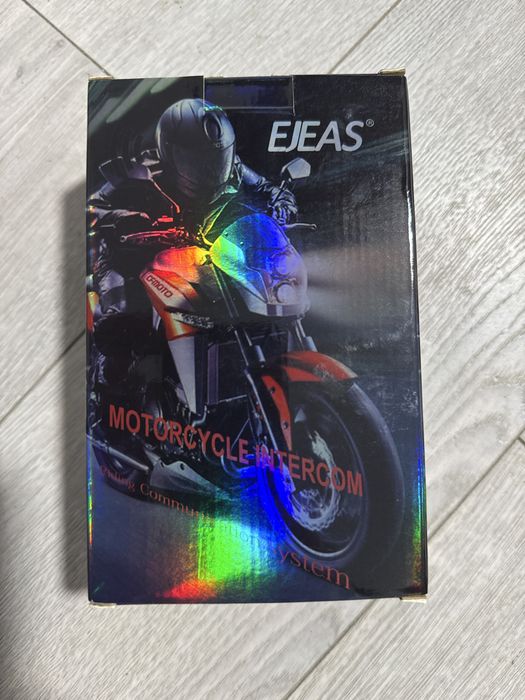 Sistem interfon wirelles pentru casca de moto/snowboard