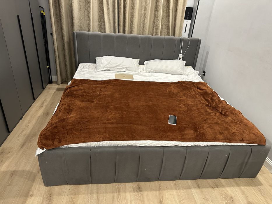 Спальная кровать 200 х 200