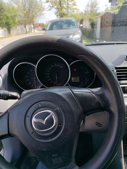 Vînd Mazda 3 2005