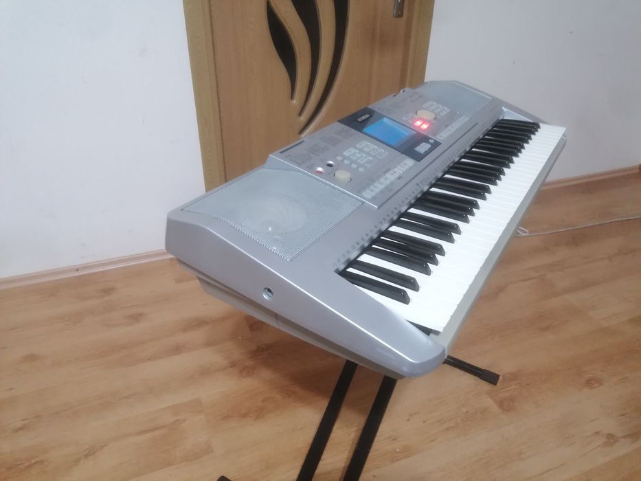 YAMAHA PSR K1  workstation SD keyboard pian orga
