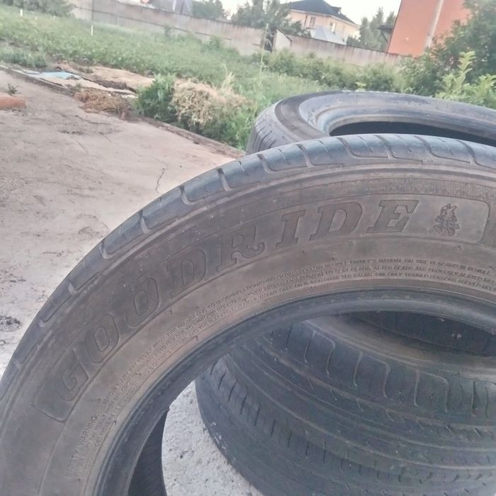 Продам шины на легковую машину
